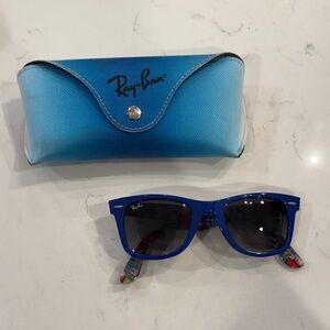 Ray-Ban Vibrant Blue Sunglasses with Case
